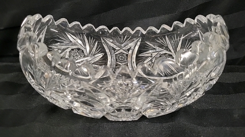 Vintage Pinwheel Crystal Serving Dish - 8" Wide