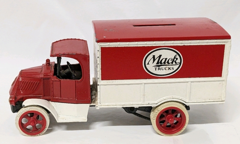 ERTL Replica Diecast MACK 1928 Bull Dog Coin Bank