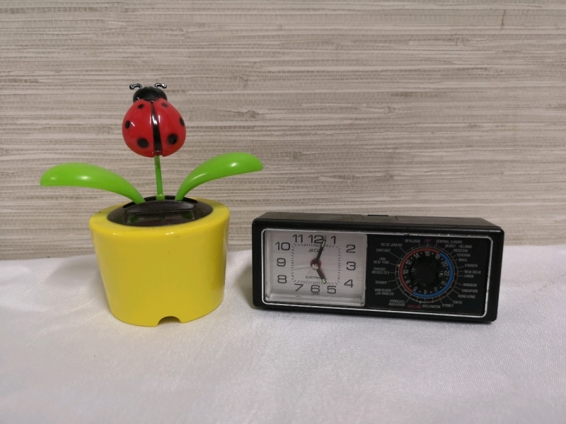 Solar Power Dancing Ladybug + Portable Alarm Clock Star Electronic