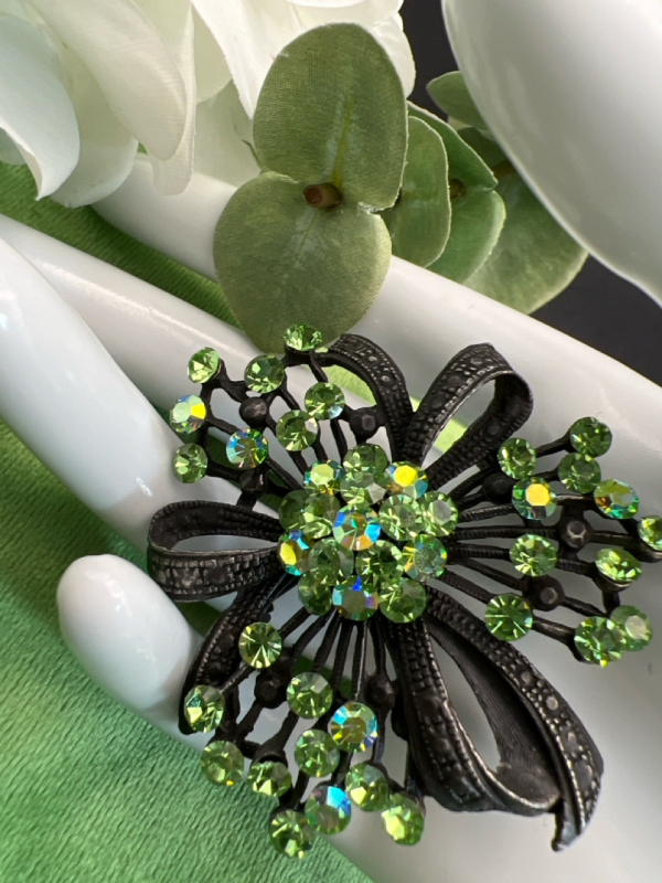 Modern Pale Green Rhinestone Brooch