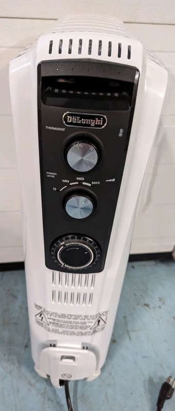 Delonghi Full Room Radiant Heater Model TRD40615TCA