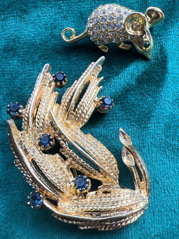 BSK Sapphire Rhinestone Brooch Adorable Rhinestone Mouse