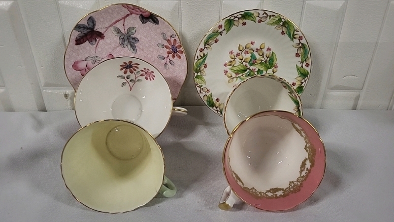 4 Teacups & 2 Saucers - Aynsley , Paragon & Wedgewood