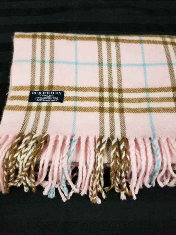 BURBERRY 100% Cashmere pink plaid scarf