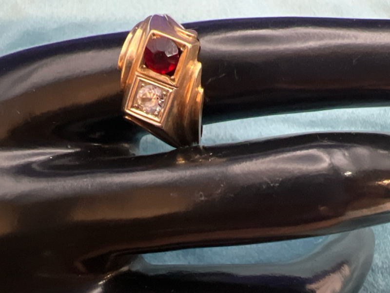 SIFFARI 10K Gold Ring Size 9 As is