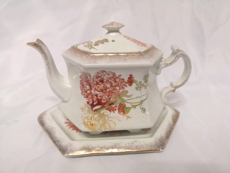 Vintage Teapot with Underplate