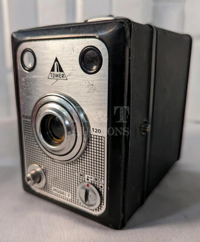 Vintage Sears Tower Model 7 Brownie Type Camera.