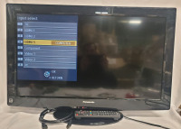 Panasonic Viera 32" LCD TV w/HDMI Cable & Remote . Tested , Powers Up