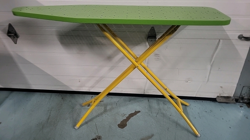 Metal , Foldable Ironing Board