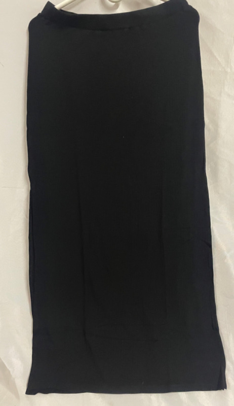 NEW with tags Pink Blush hem & thread full length black skirt with side slits size Large