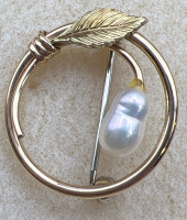 Vintage 14K Gold Krementz Pearl Brooch