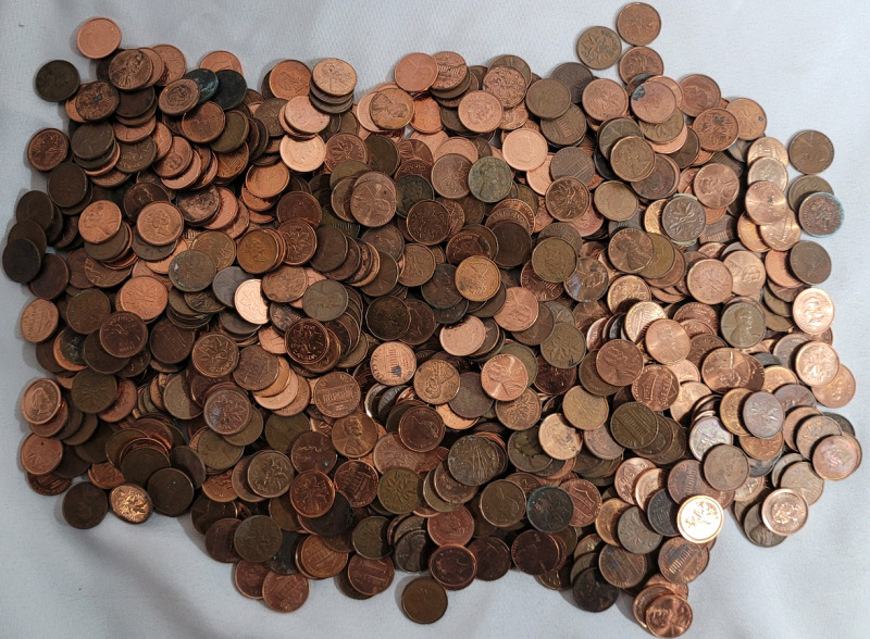 4.5lbs Canadian & USA Penny Lot . Various Years & Condition