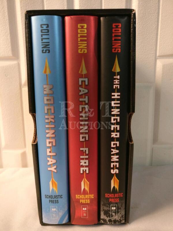 New Hunger Games Trilogy Box Set - 3 Hardcover Books