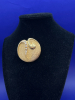 Signed vintage Venue Gold Textured Swirl Brooch - 5