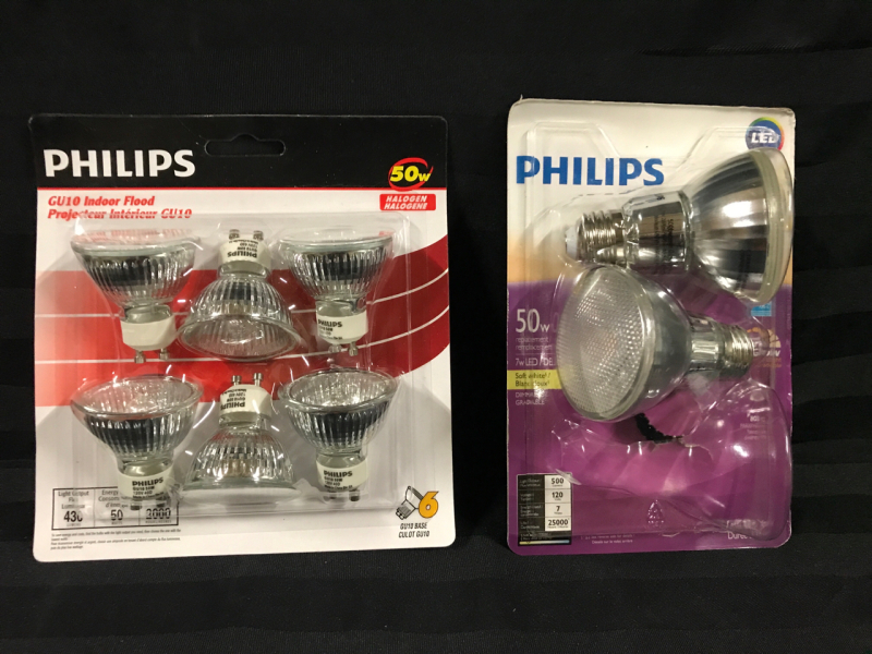 2 pks PHILIPS Light Bulbs