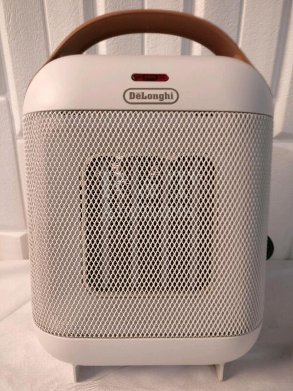 New Delonghi Capsule Ceramic Heater - HFX30C15