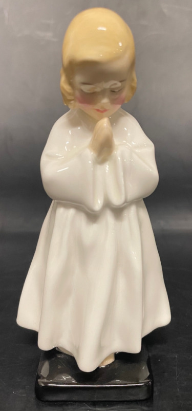 Royal Doulton England Bedtime HN 1978 Designer L Harradine issued 1945 - 1997