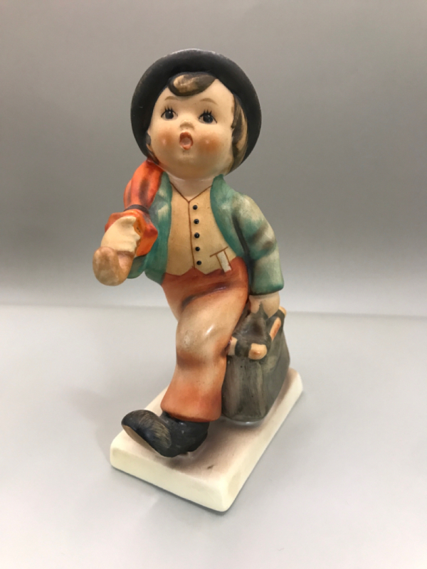 Goebel W Germany Merry Wanderer No 11 2/0 4.5 inches tall