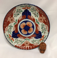Japan Imari Plate & Boxwood Netsuke