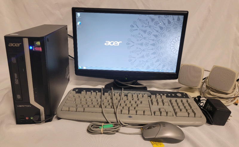 ACER Desktop Computer w/Monitor , Keyboard , Mouse & Altec Speakers - All Working