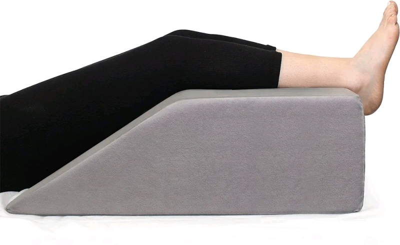 Healthex Leg Elevation Pillow w/Memory Foam Top . Measures 21"×