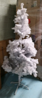 6 Ft White Artificial Tree