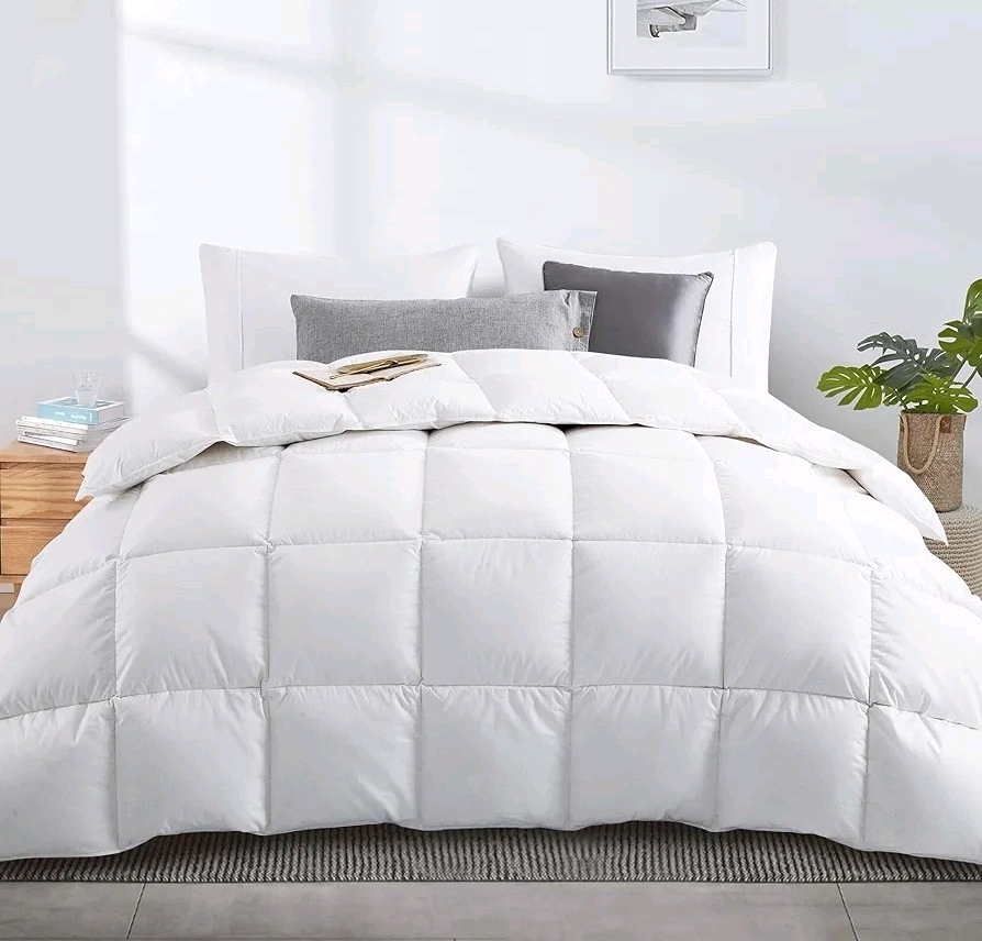 PureDown Queen / Full Size (8 x 88 ) Goose Feather & Down Comforter