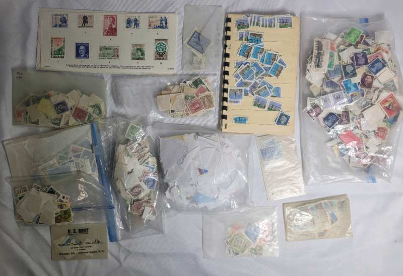 Canadian Postage Stamp Lot , 100s of Stamps , All Stamps Appear Used