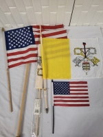 2 United States Flags & 2 Vatican Flags