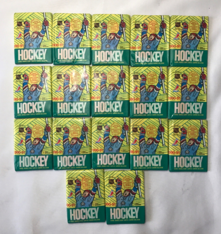 17 OPC Hockey Wax Pack Cards