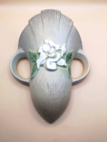 Roseville U.S.A. Gardenia Wall Pocket