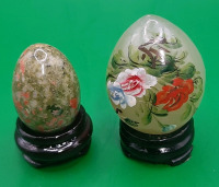 Vintage Alabaster Eggs on Stands