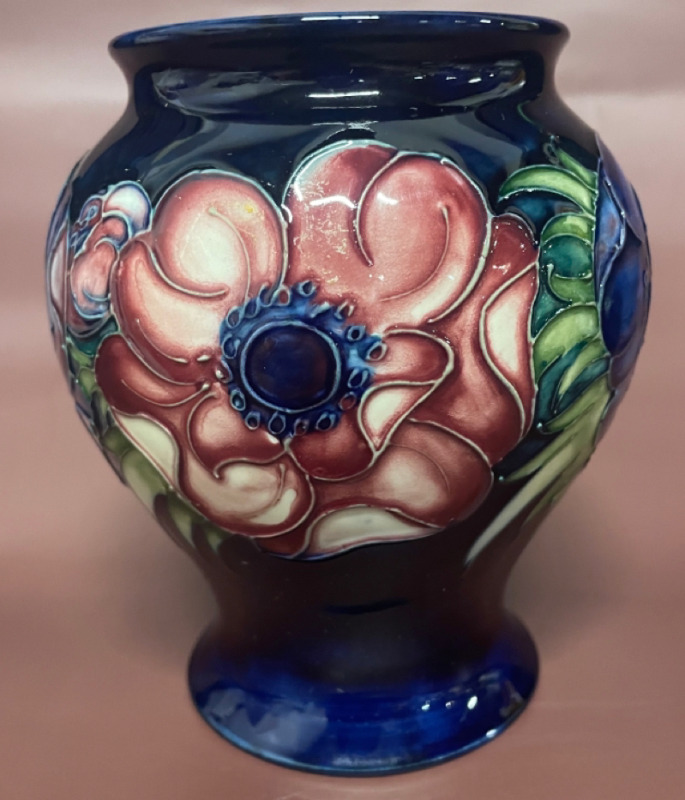 MOORCROFT England Anemone Vase