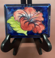 MOORCROFT England Hibiscus Covered Box