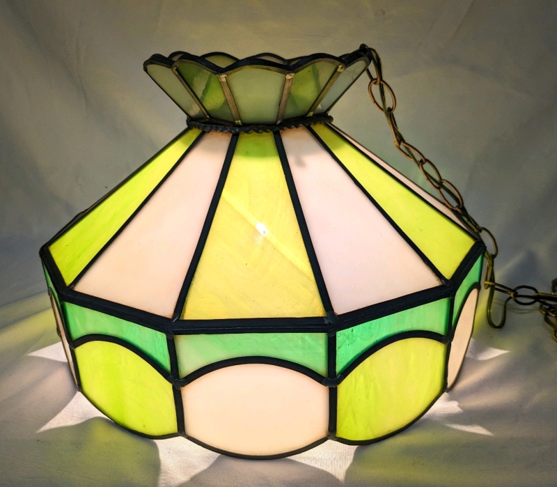 Vintage Tiffany-Style Stained Glass Hanging Lamp.