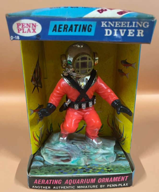 Vintage Penn Plax aerating kneeling diver