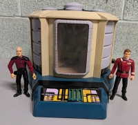 Playmates Star Trek Next Generation Transporter System with James T. Kirk and Jean Luc Picard Figure.