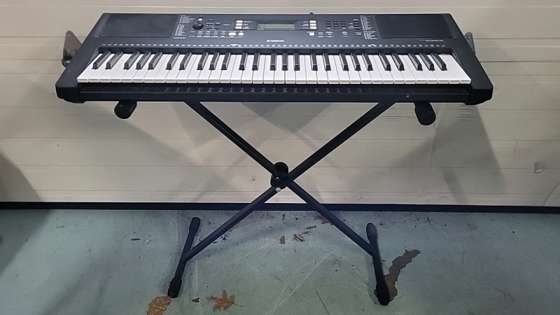 Yamaha PSR E363 Electric Keyboard with Stand
