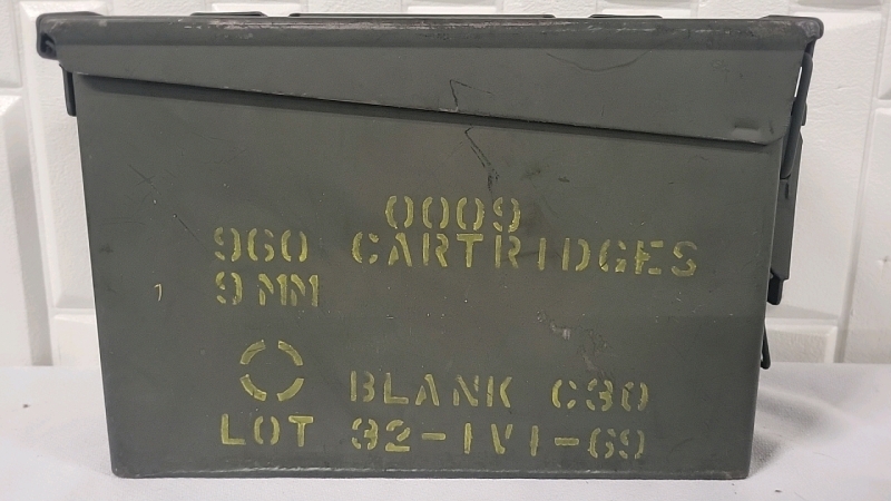 Vintage 9mm Cartridge Ammo Can - 10"&times;7"&times;4"
