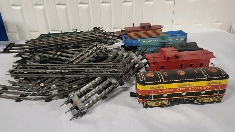 Vintage O Scale Model Train Cars & Track