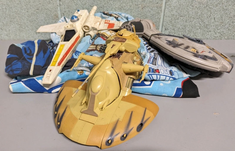 A Collection of Star Wars Memoribilia.