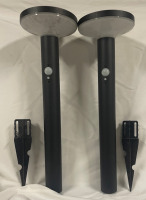 2 solar panel lights to put in garden with on / off button