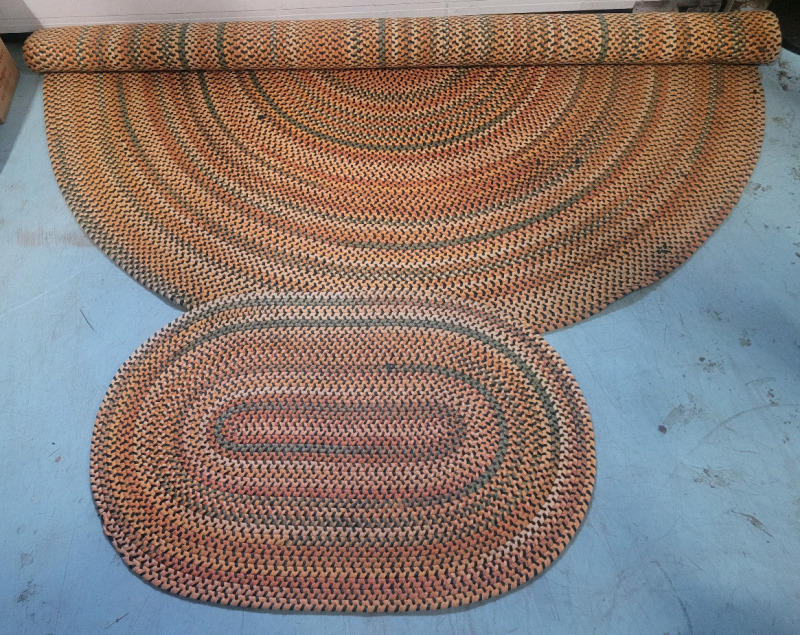 Vintage Home braided Area Rug Matching Set . Measures 51"&times;33" & 103"&times;128" - pre-owned