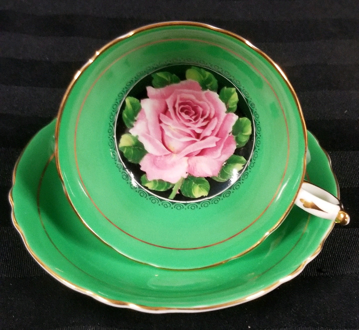 Vintage PARAGON CABBAGE ROSE double warrant cup & saucer