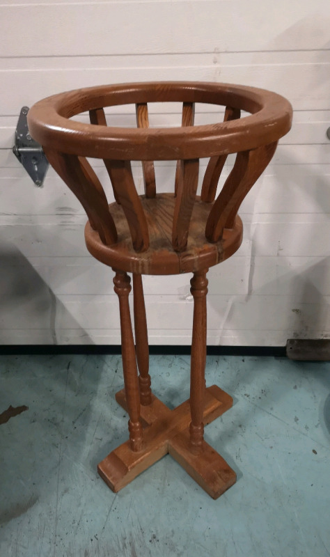 Wooden Plant Stand 16.25" diameter & 31.5" tall