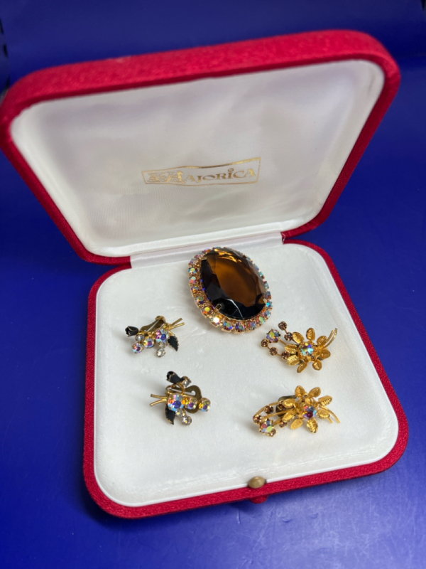 Vintage Majorica Box Cinnamon & AB Rhinestone Brooch earrings