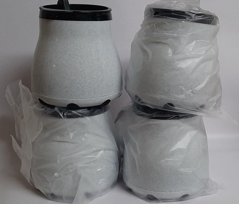 4 (FOUR) New Slow Rider Plastic Drinking Cups with Lids