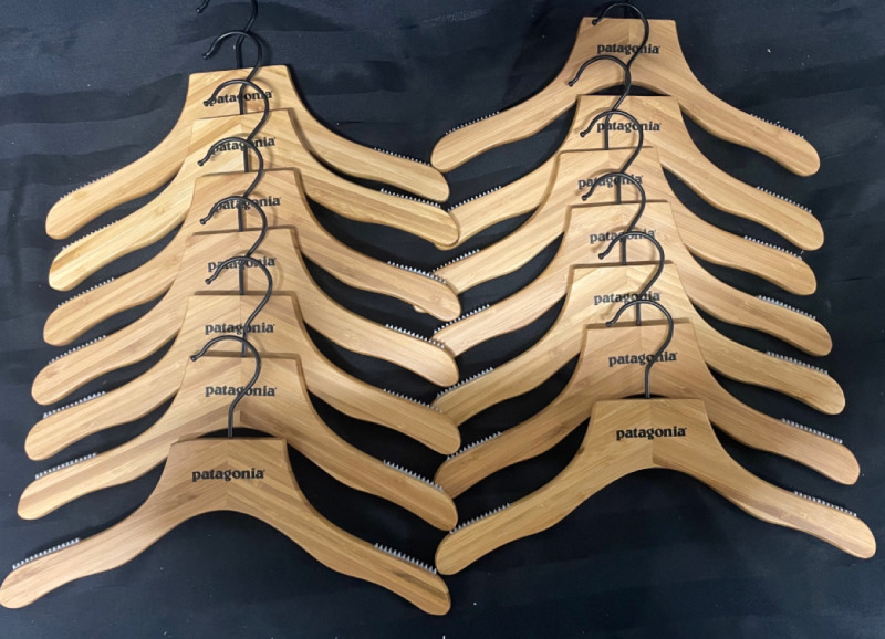 14 New Wood Patagonia Hangers With Grip Edges