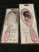 2 New Wet Brushes Original Detangler Rainbow Rasberry Scented