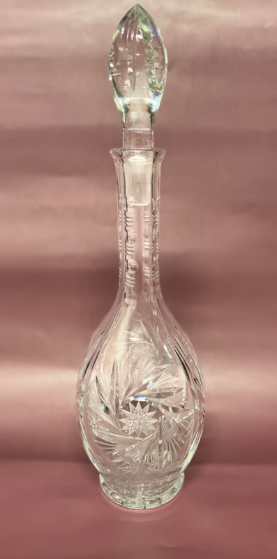 Pinwheel Crystal Liquor Decanter with Stopper , 16” tall with stopper